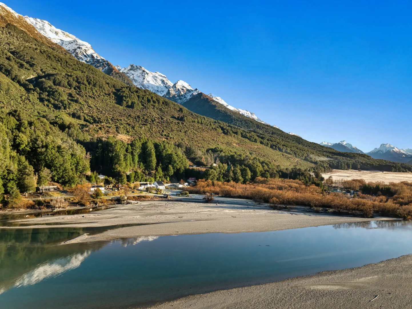 Отель Kinloch Wilderness Retreat