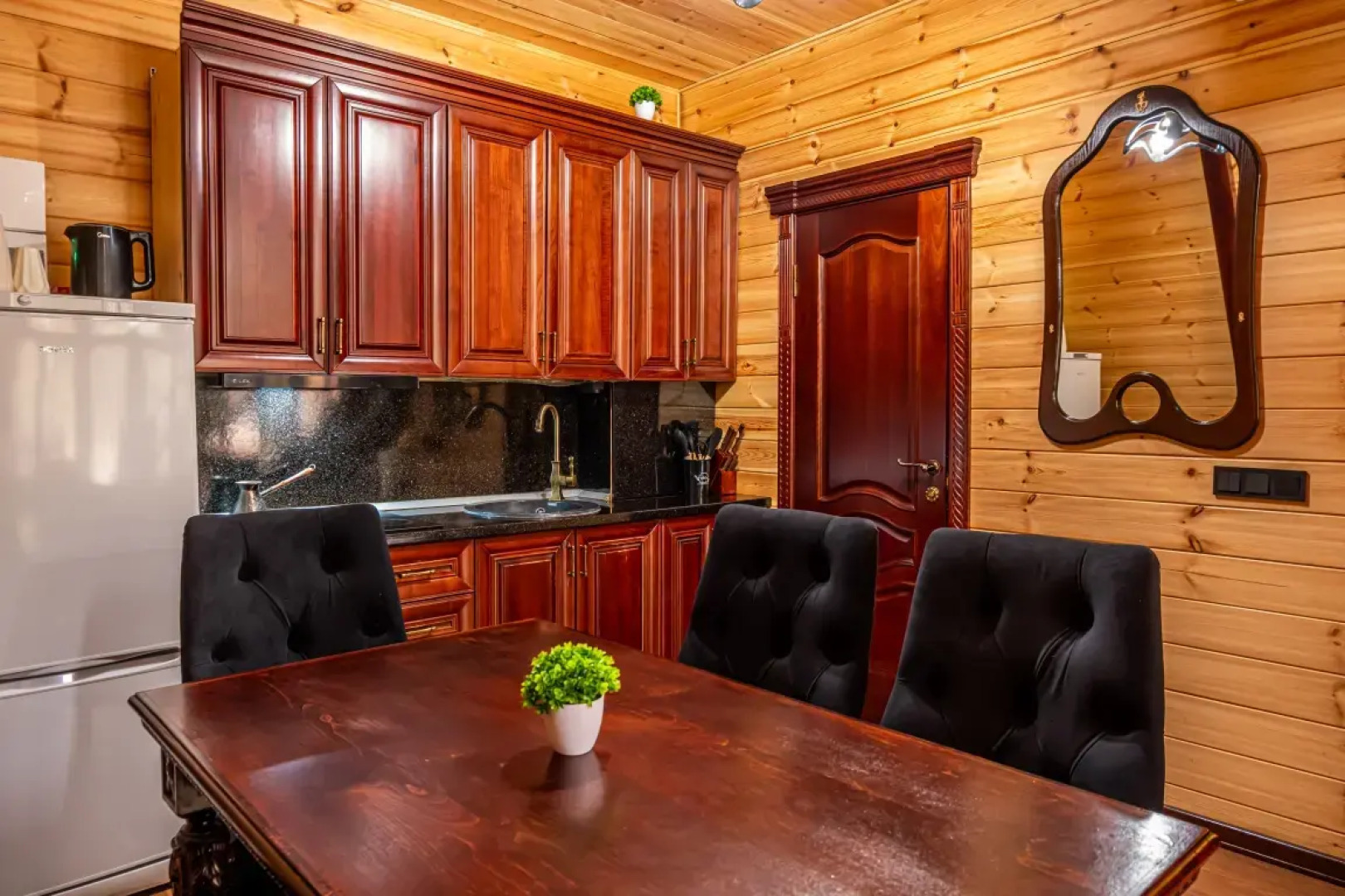 Коттедж Двухэтажный в Терсколе от Квартирукинг