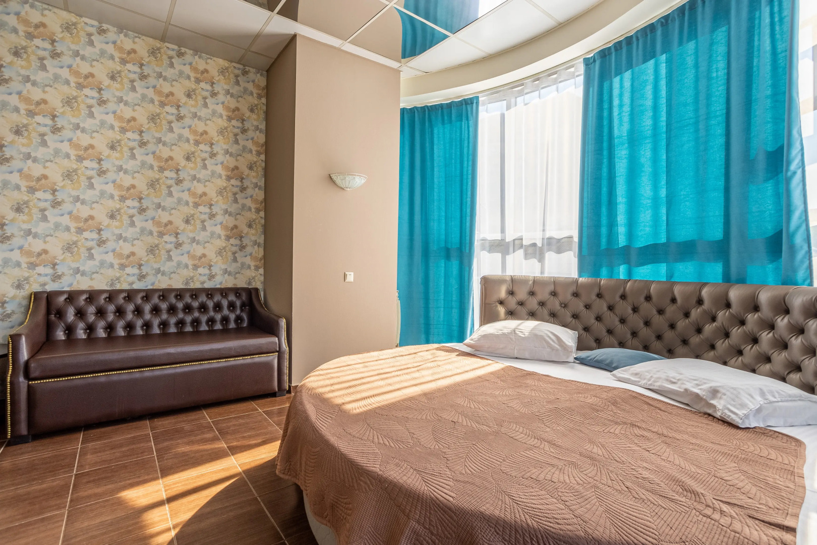 Отель Мартон Дона