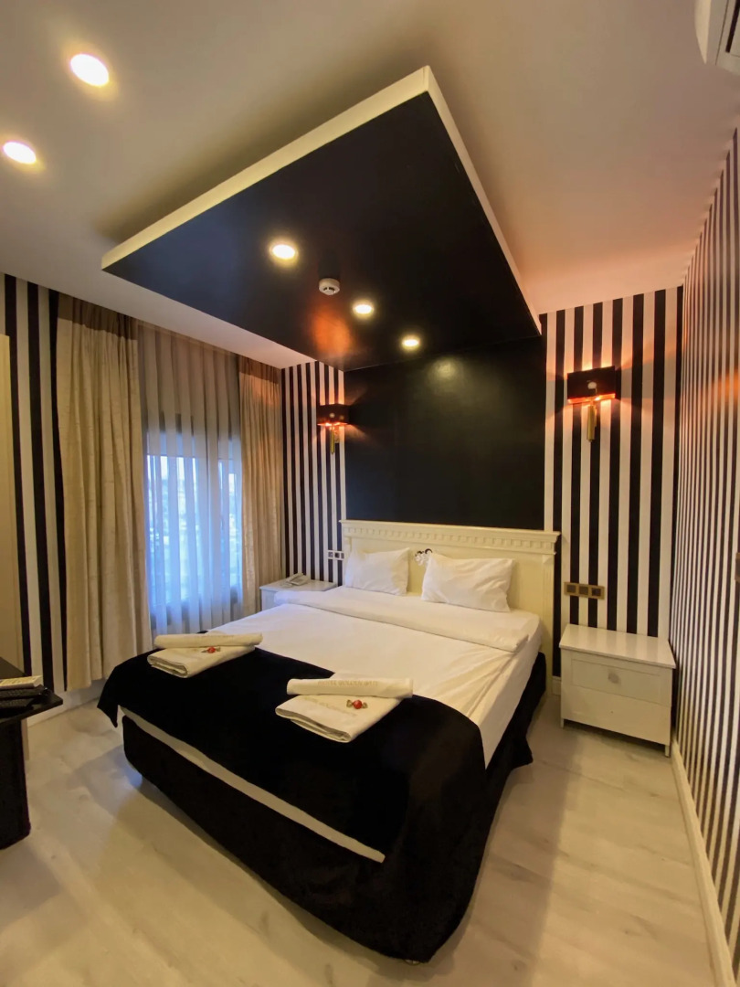 Отель Golden Gate