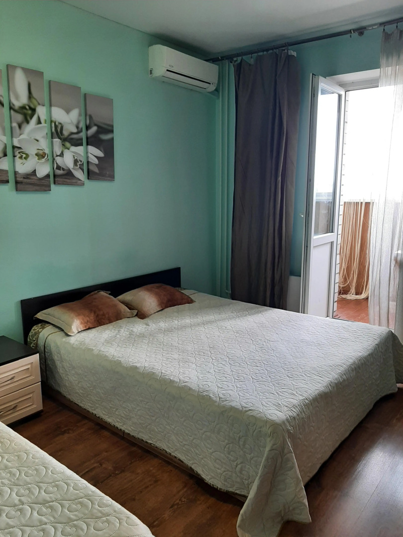 Апартаменты от Людмилы на Революции 1905 года