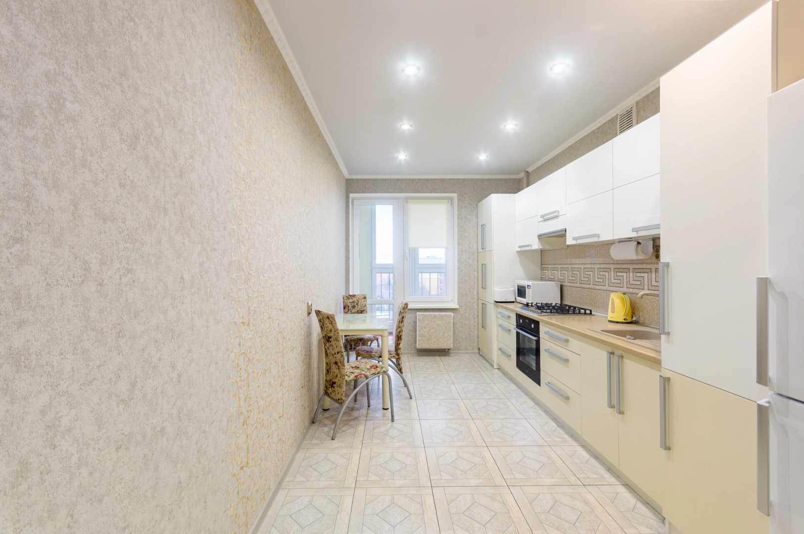 Апартаменты West39 Шахматная 4Б