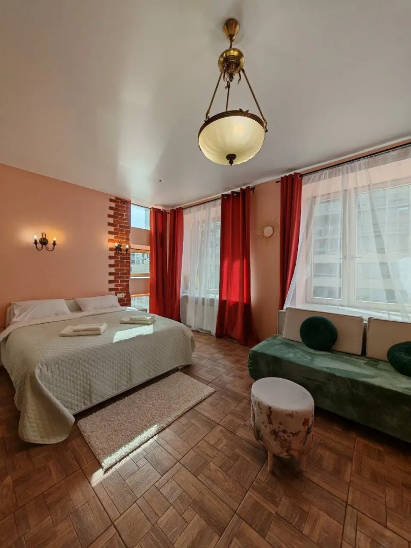 Квартира Светлая в Шаговой Доступности от Метро