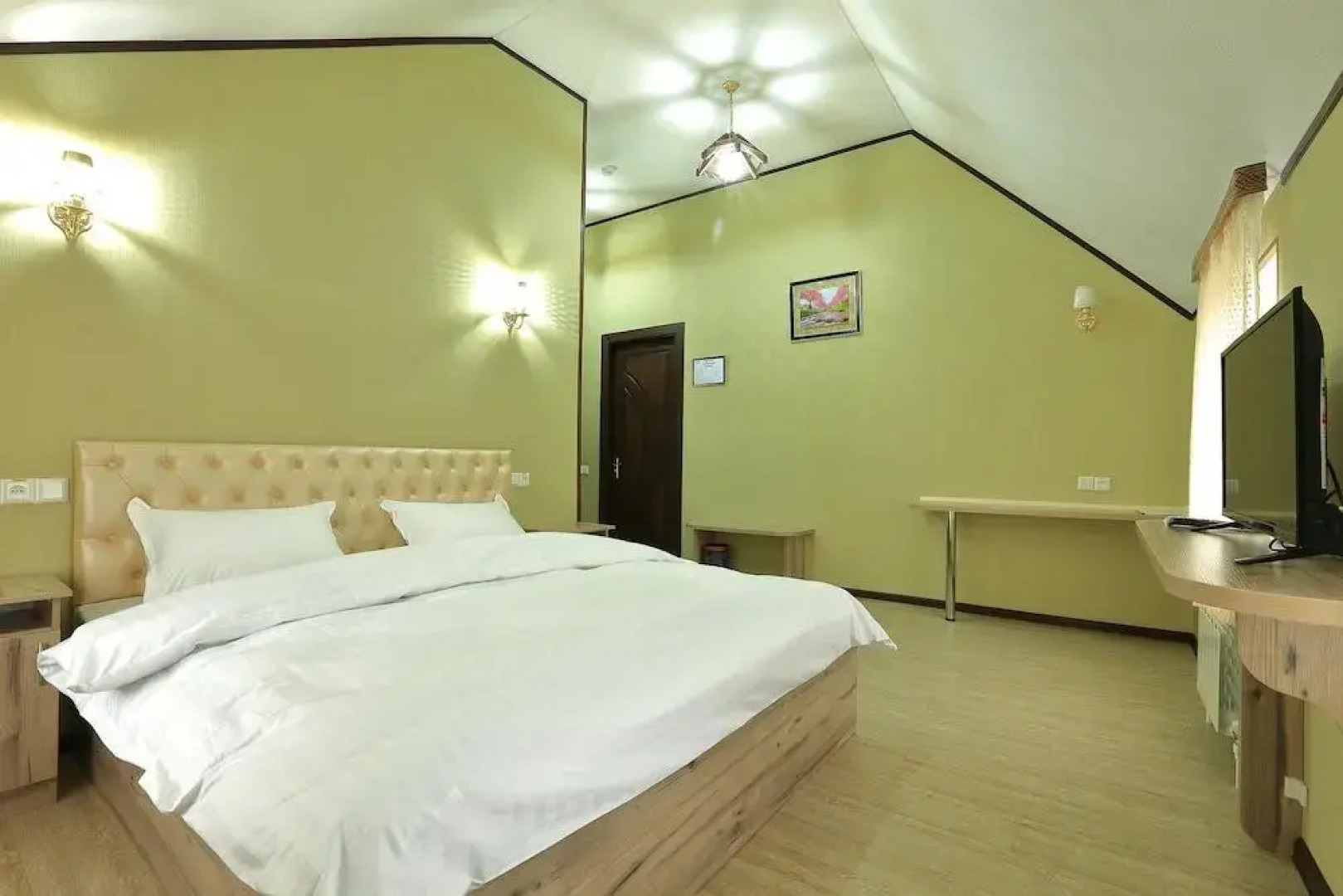 Отель Seven Seasons