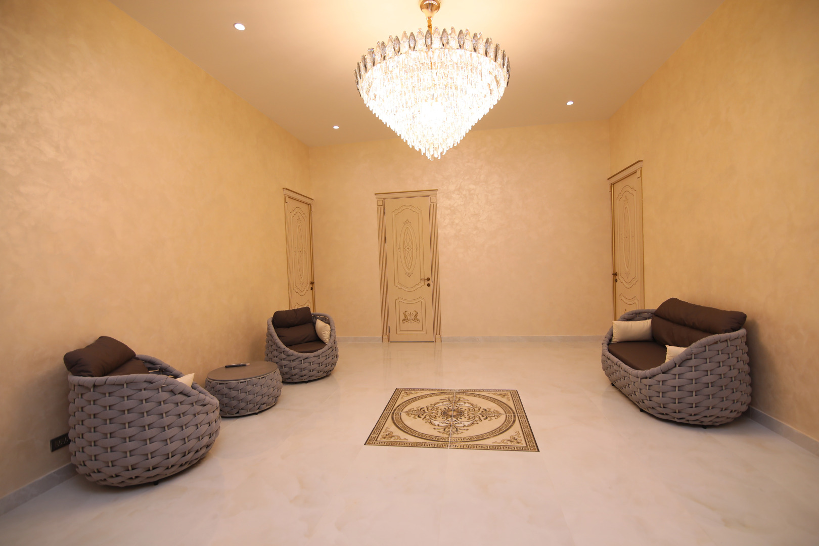 Отель Louvre Home