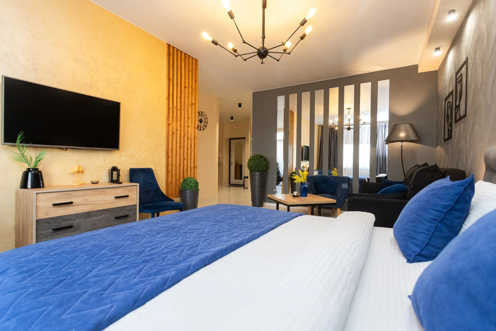 Квартира класса комфоpт плюс с красивым видом из окна в историческом центре города Амалиенау