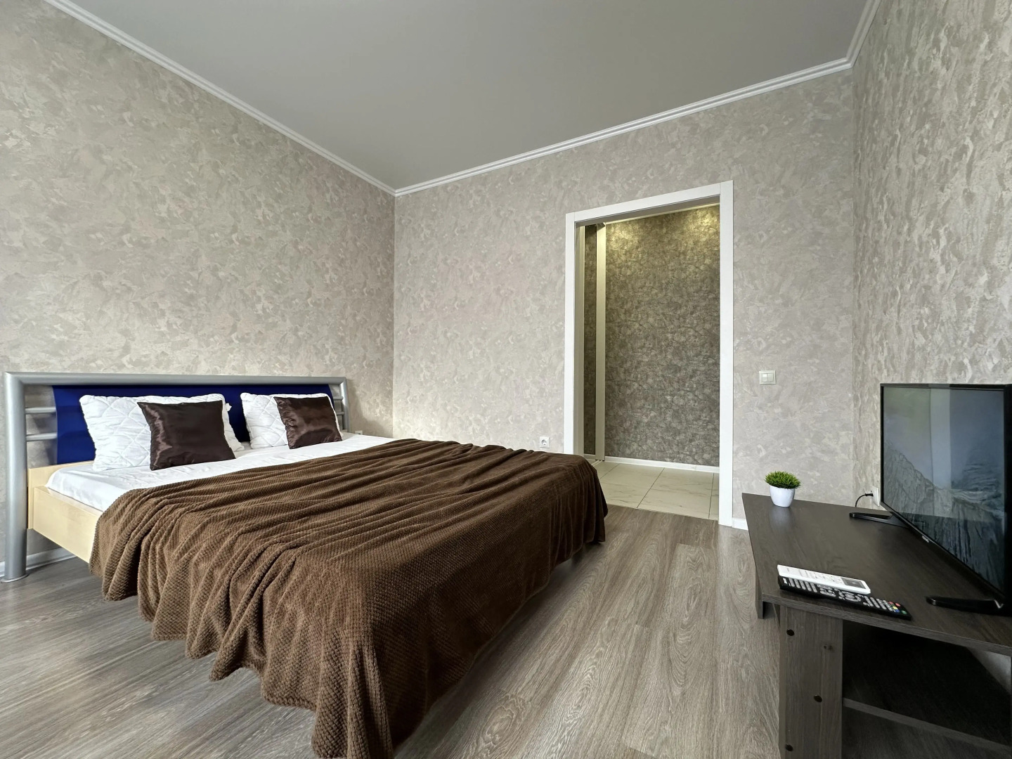 Апартаменты LikeHome на Дорофеева 7