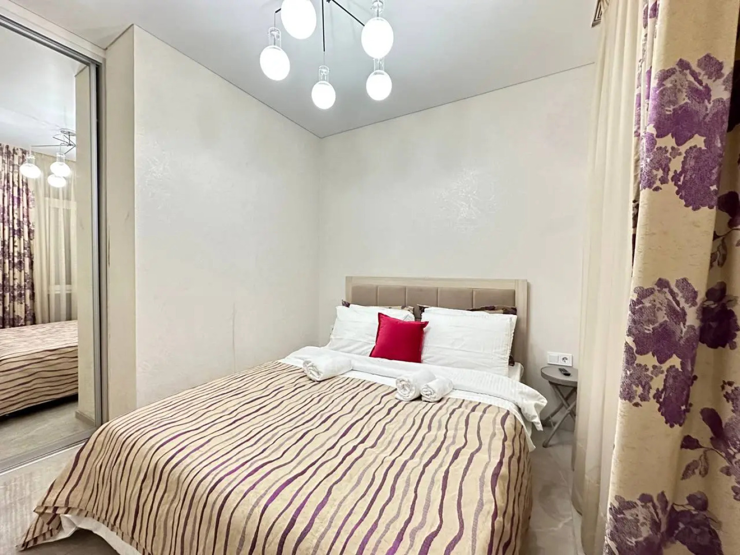 Море квартир с видом на зеленую бамбуковую рощу