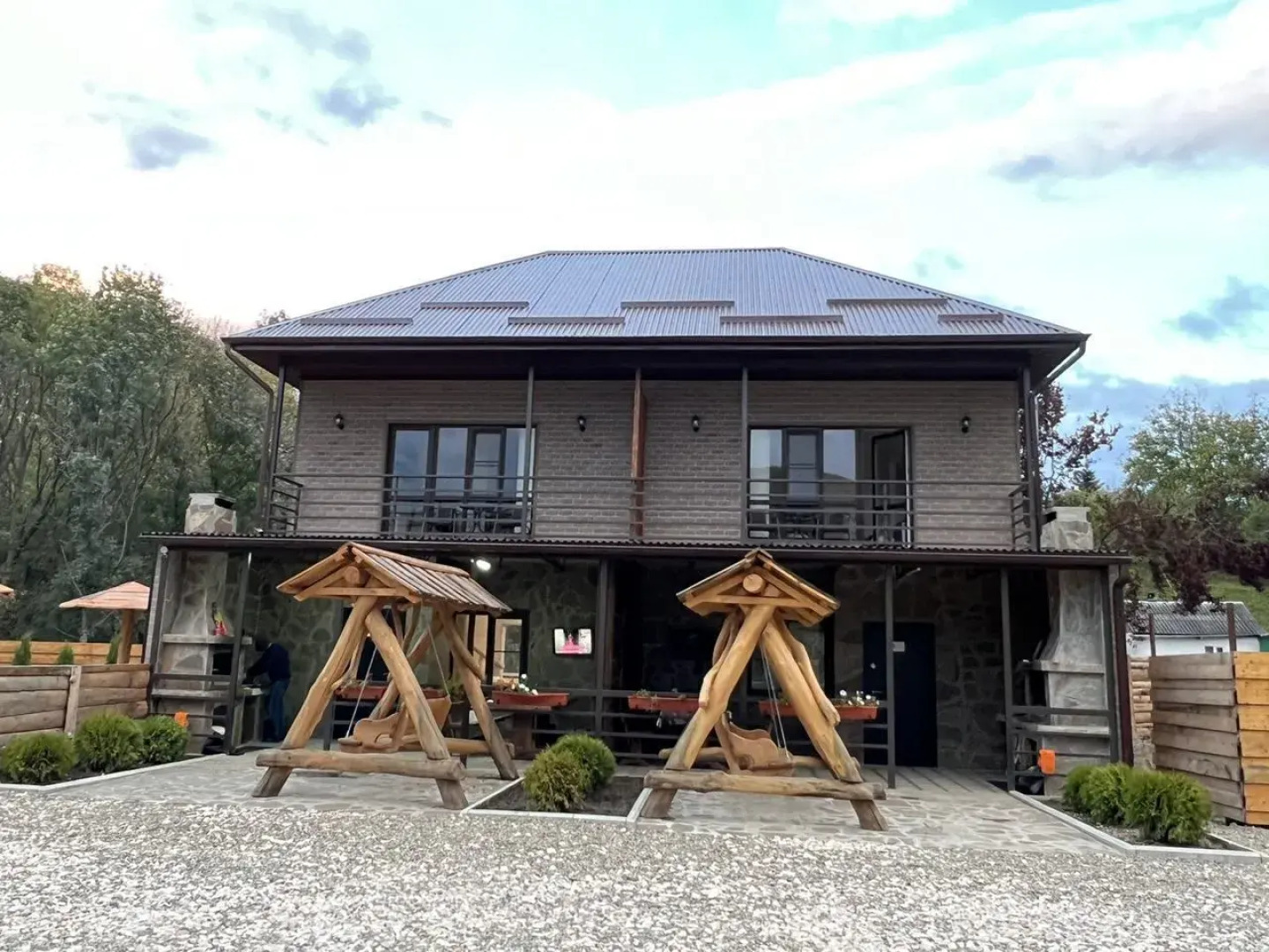 Частный дом с баней, бассейном и мангалом