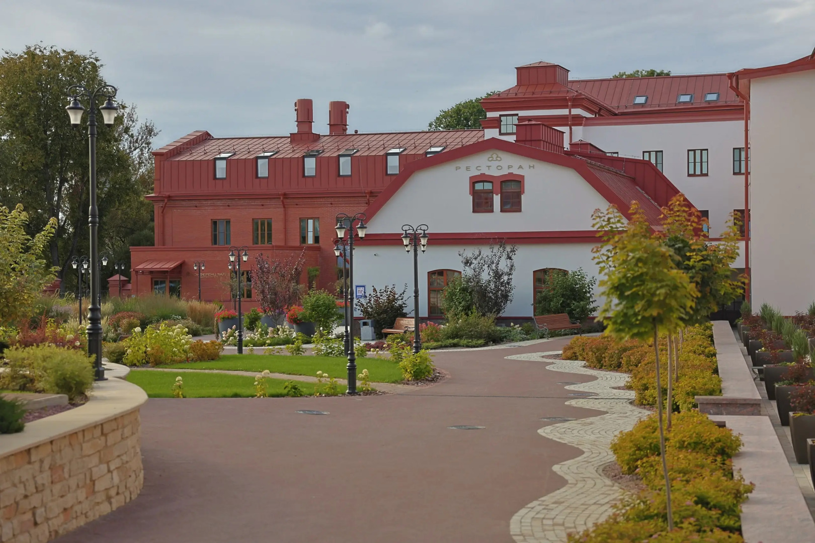 Отель Генрих