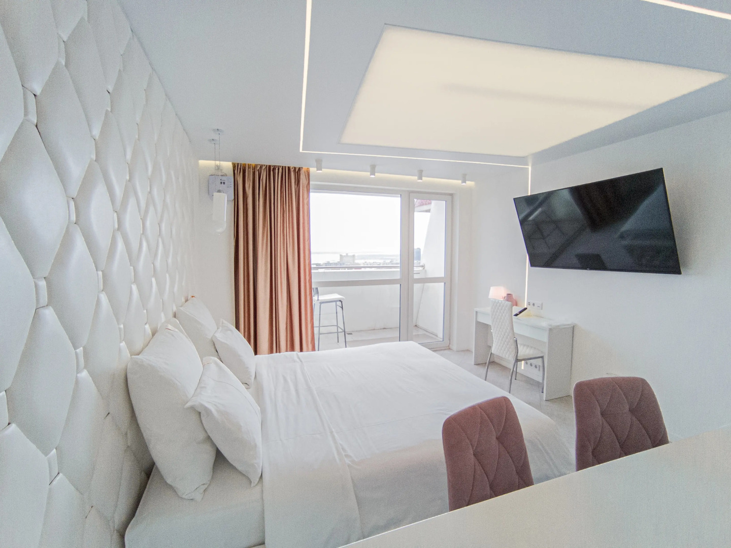 Апартаменты 18 этаж,студия 36кв.м,джакузи,балкон,вид на Волгу,новый дом,самый центр,вокзал пешком