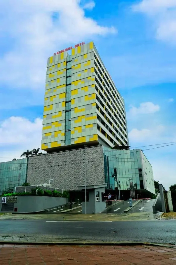 Отель King Jada Apartments & Hotel