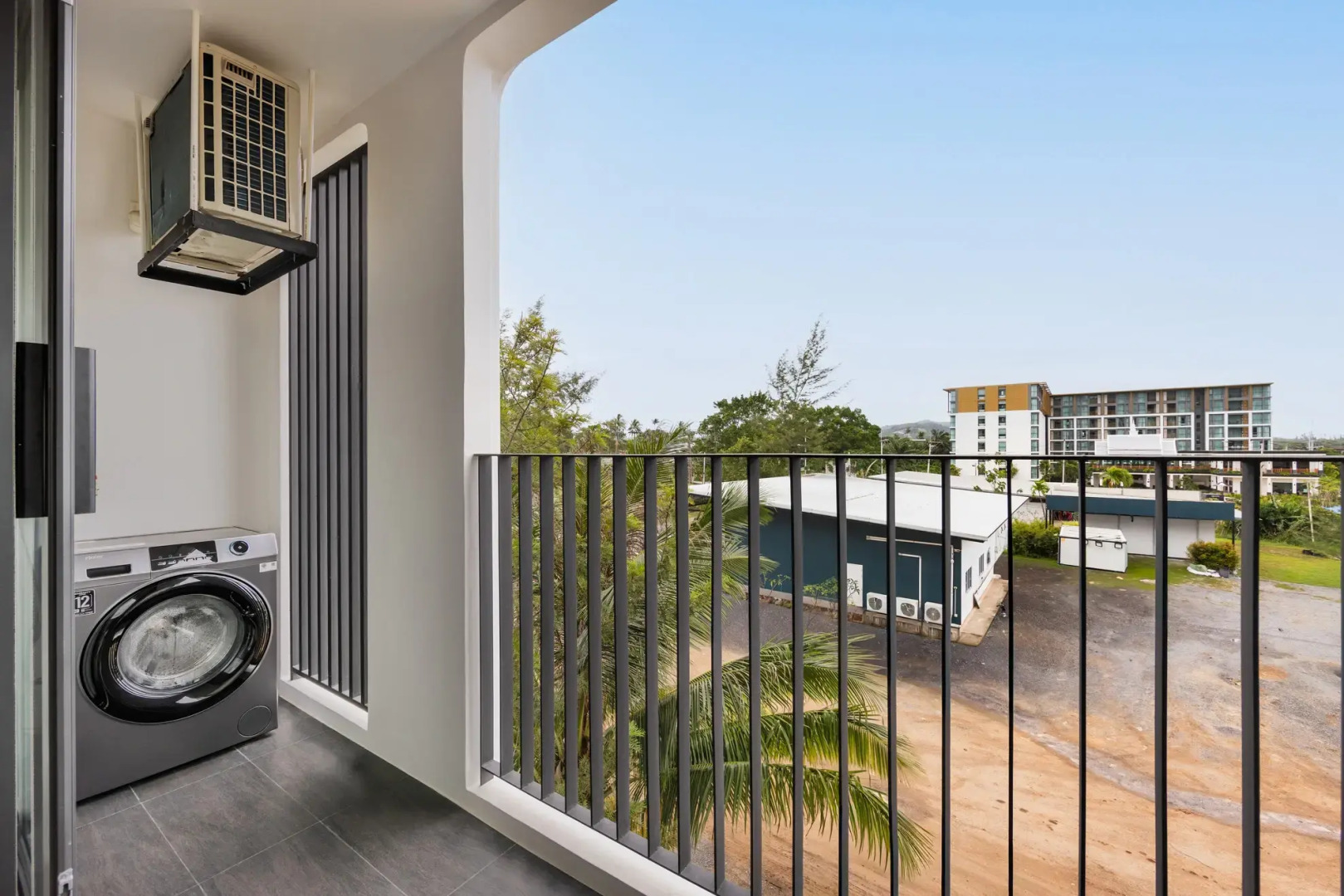 Апарт-отель Bellevue Lagoon Premium by TropicLook