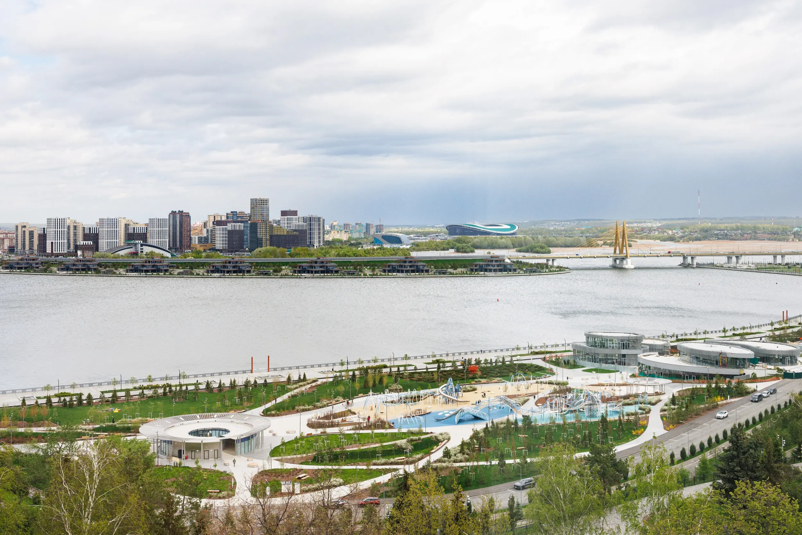 Семейная видовая квартира в центре «Городская Панорама»