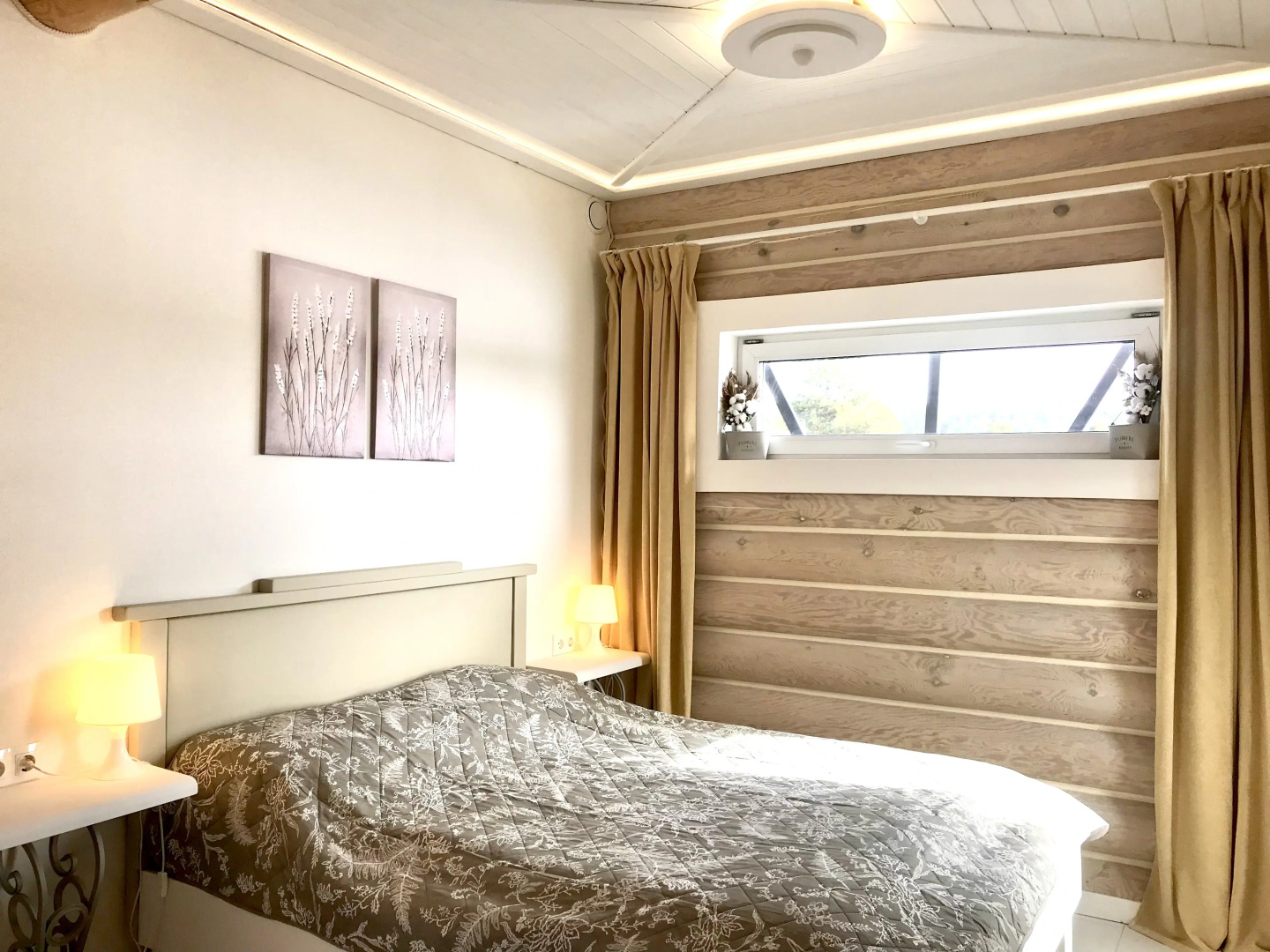 Шале на Скале с Видом на Озеро