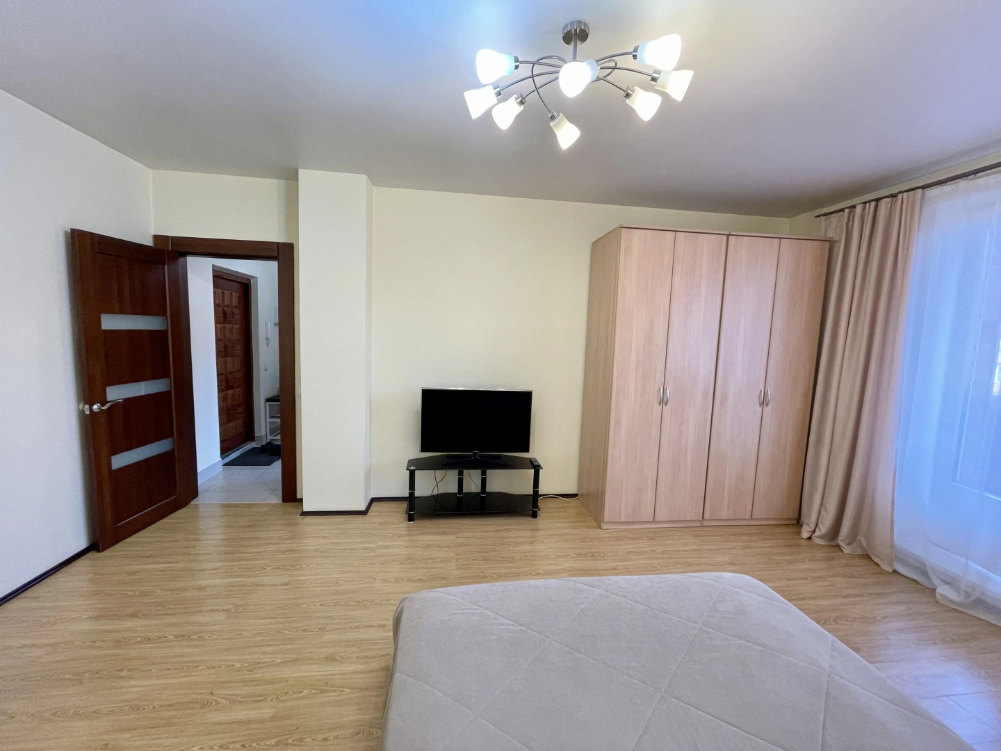 Апартаменты Авиаторов 33