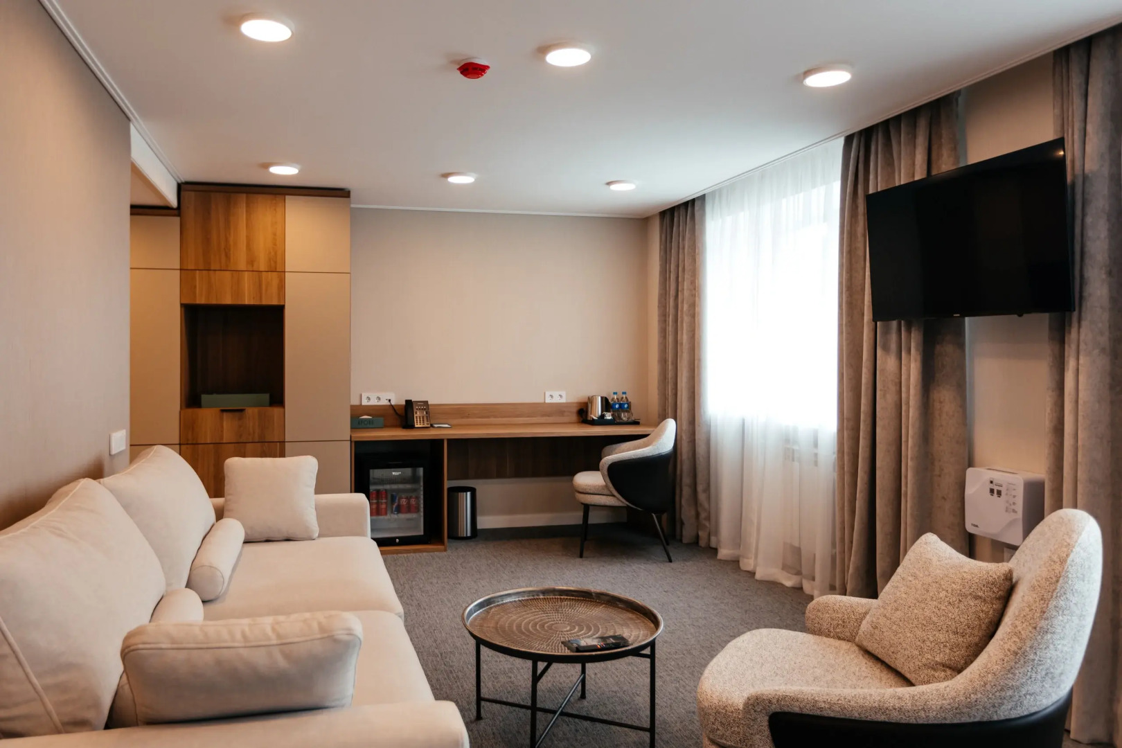 Отель Крона (бывший Версаль)