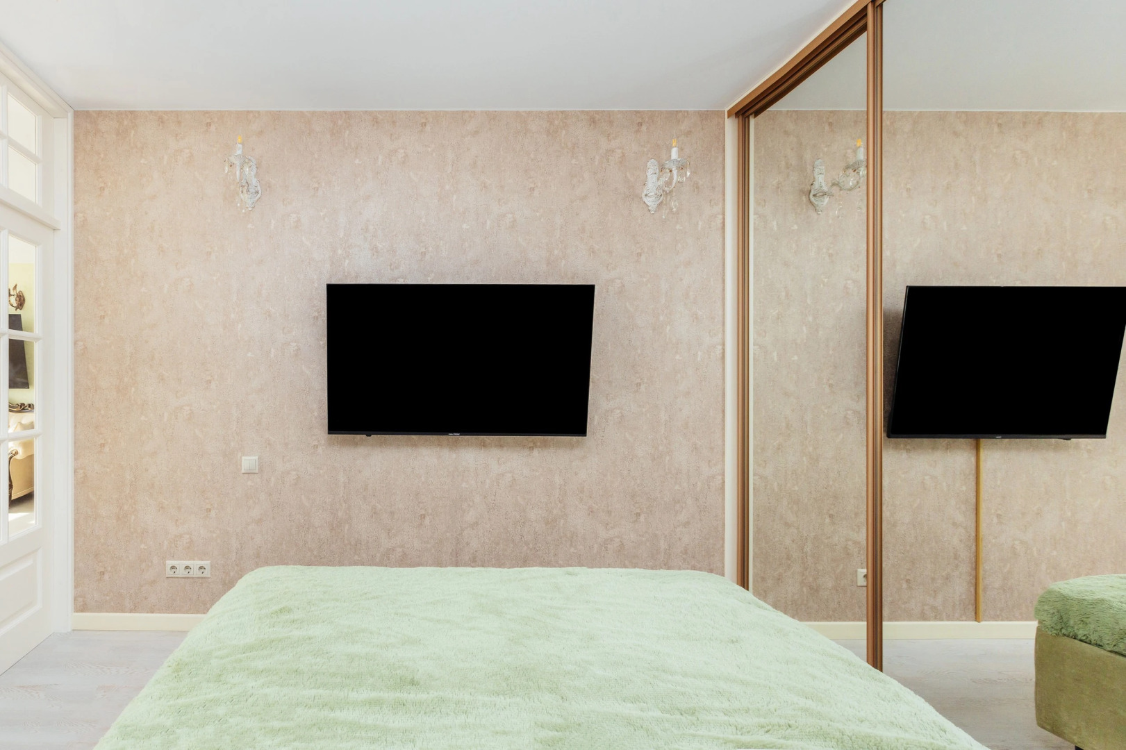 Апартаменты Новые в ЖК Москва для 5-6 гостей