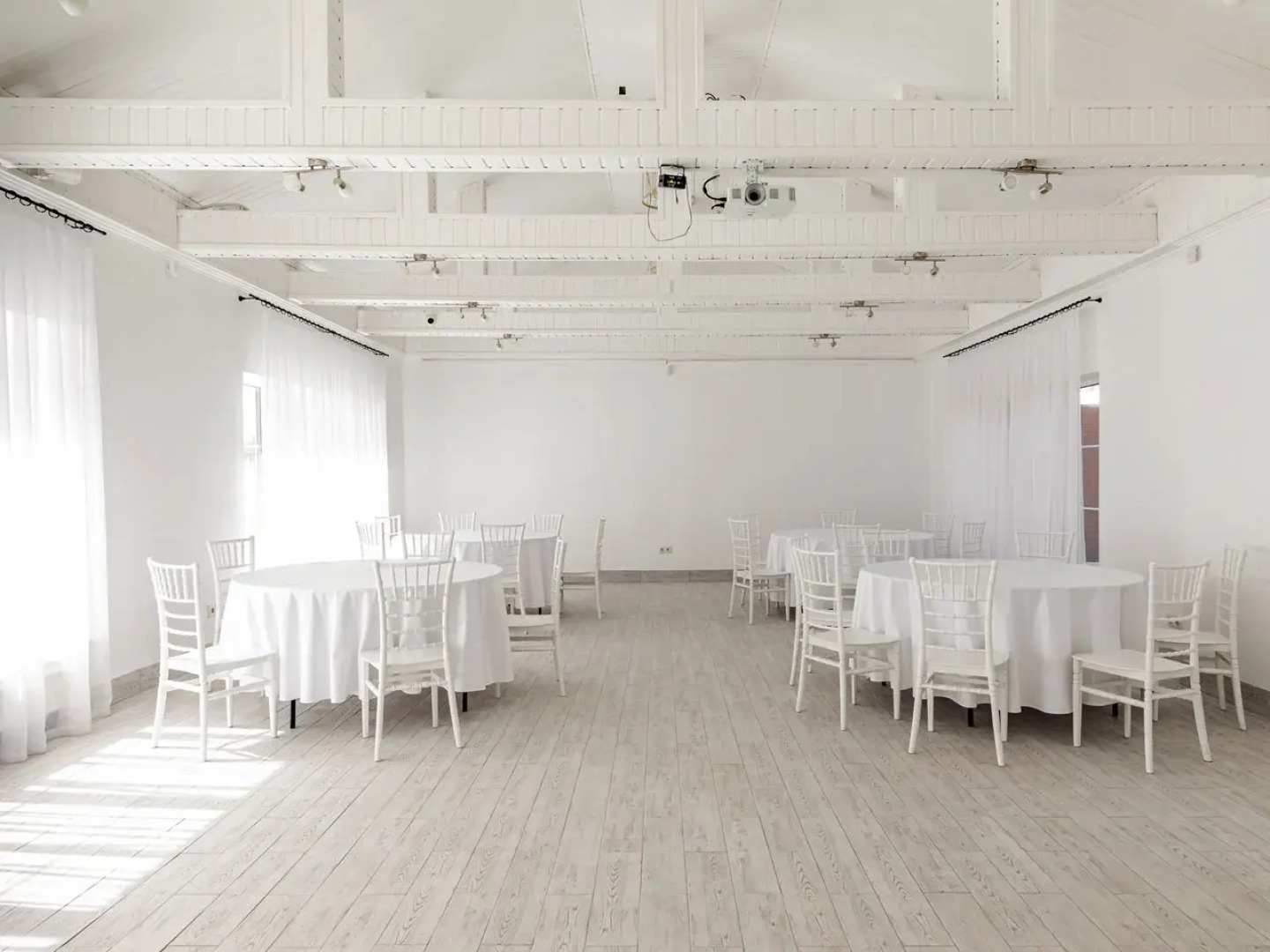 Частный Дом с бассейнами и залом Anstar House Kapustino