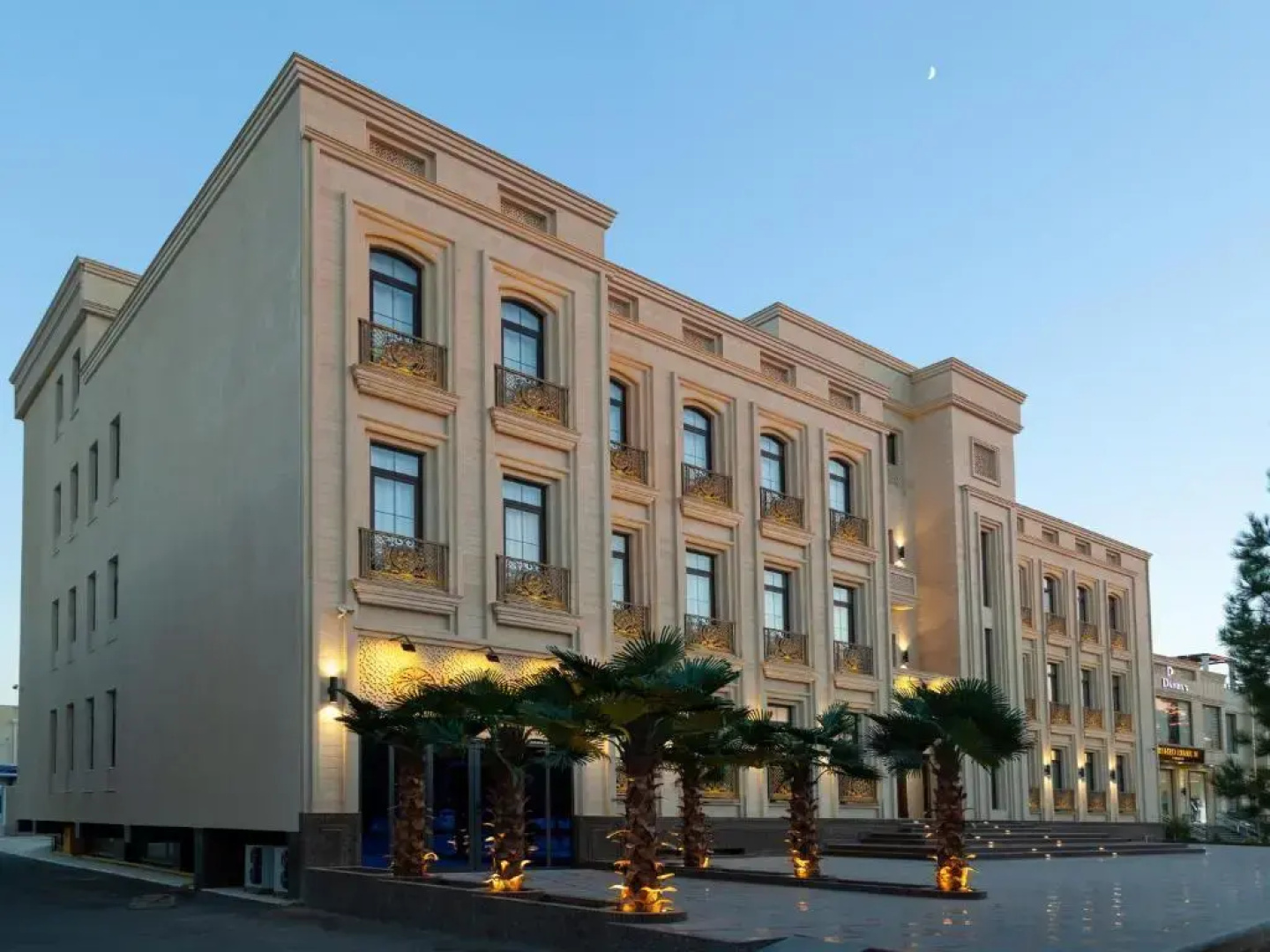 Отель Paradise Plaza Luxury
