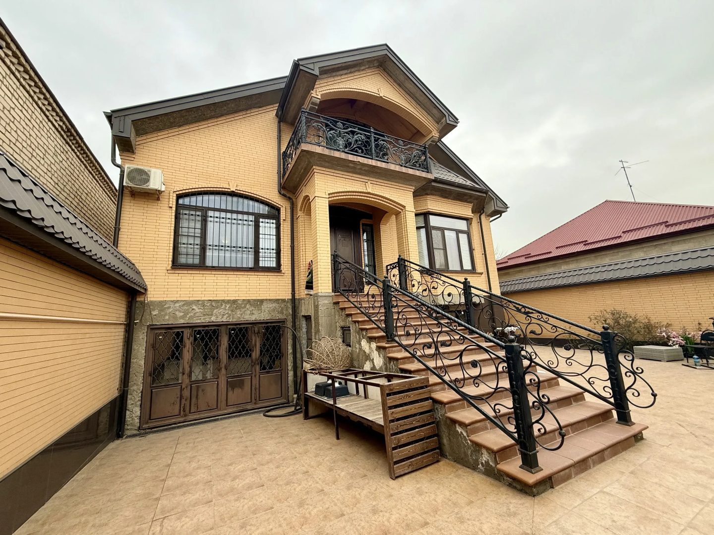 Частный дом Трехэтажный Tur House в Каспийске