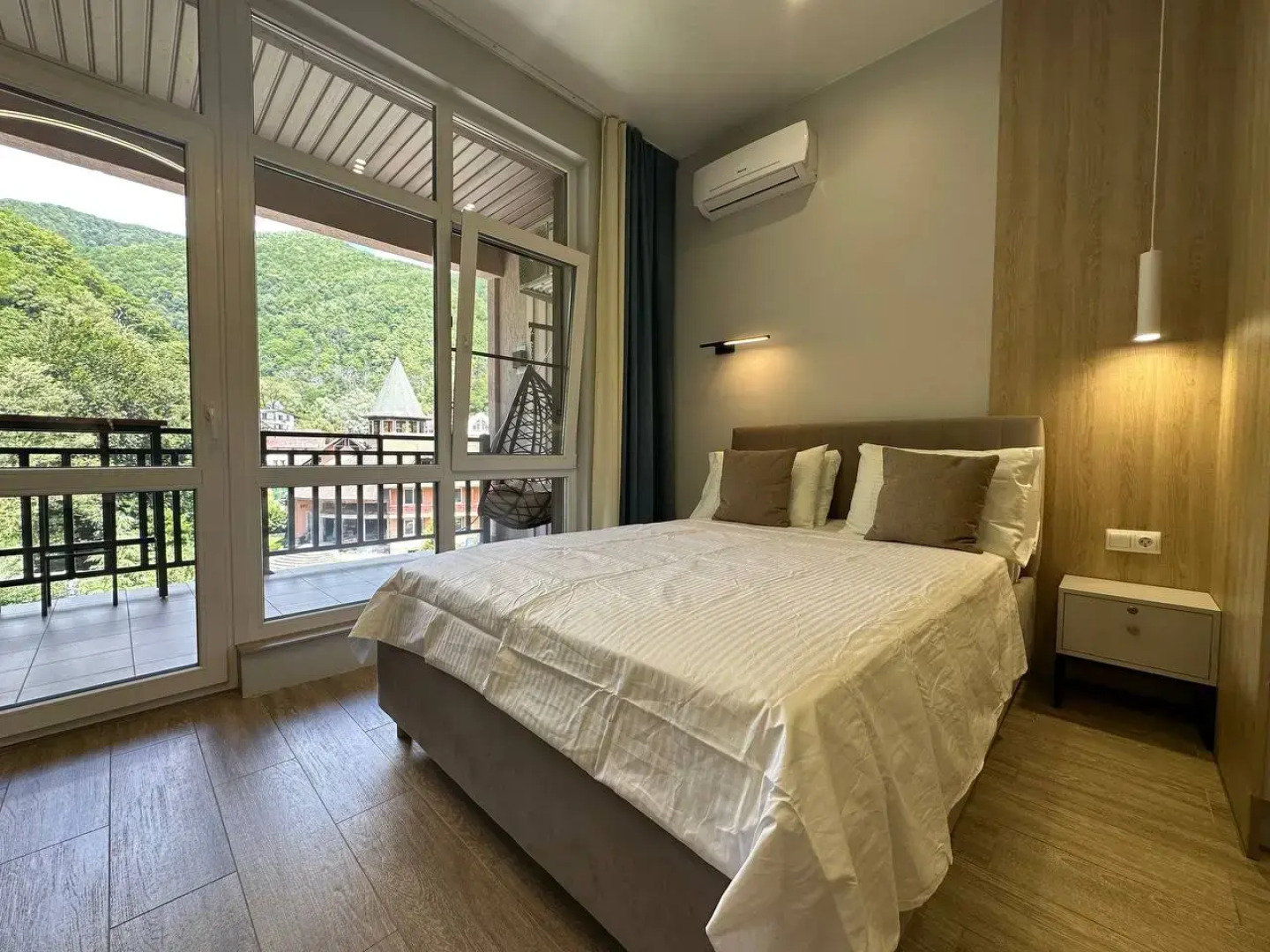 Апартаменты Море квартир с видом на горы