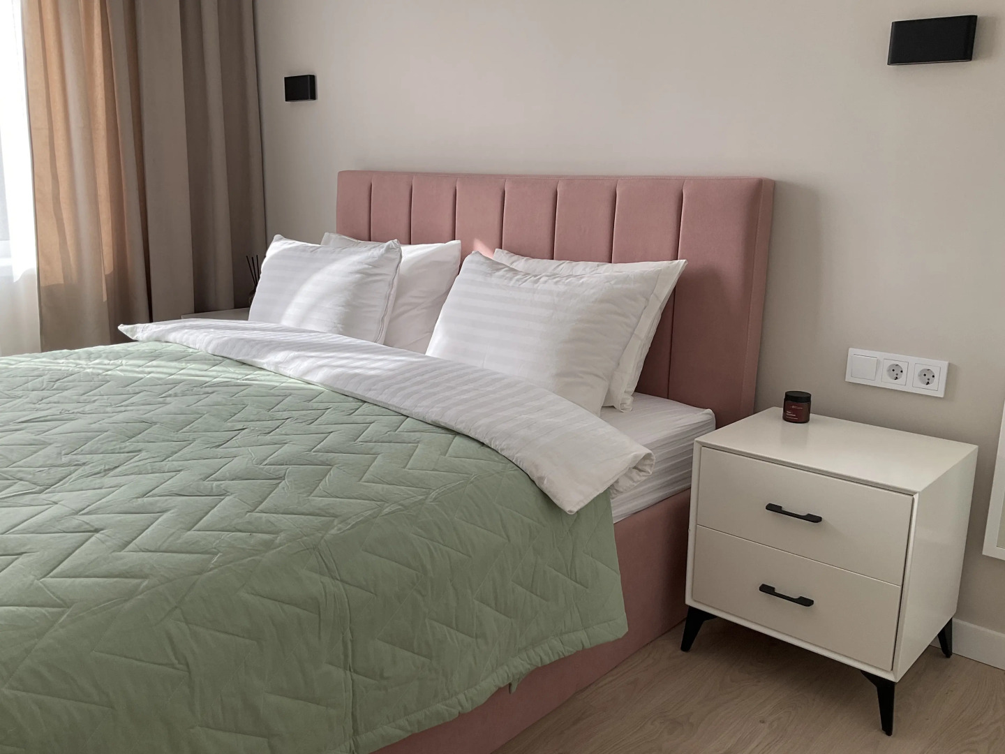 Апартаменты с отдельной спальней в сердце города