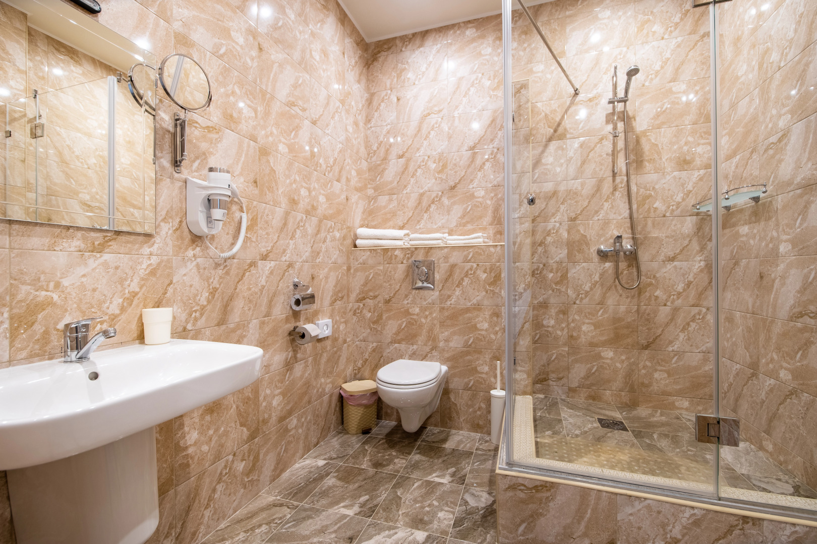 Отель Атриа