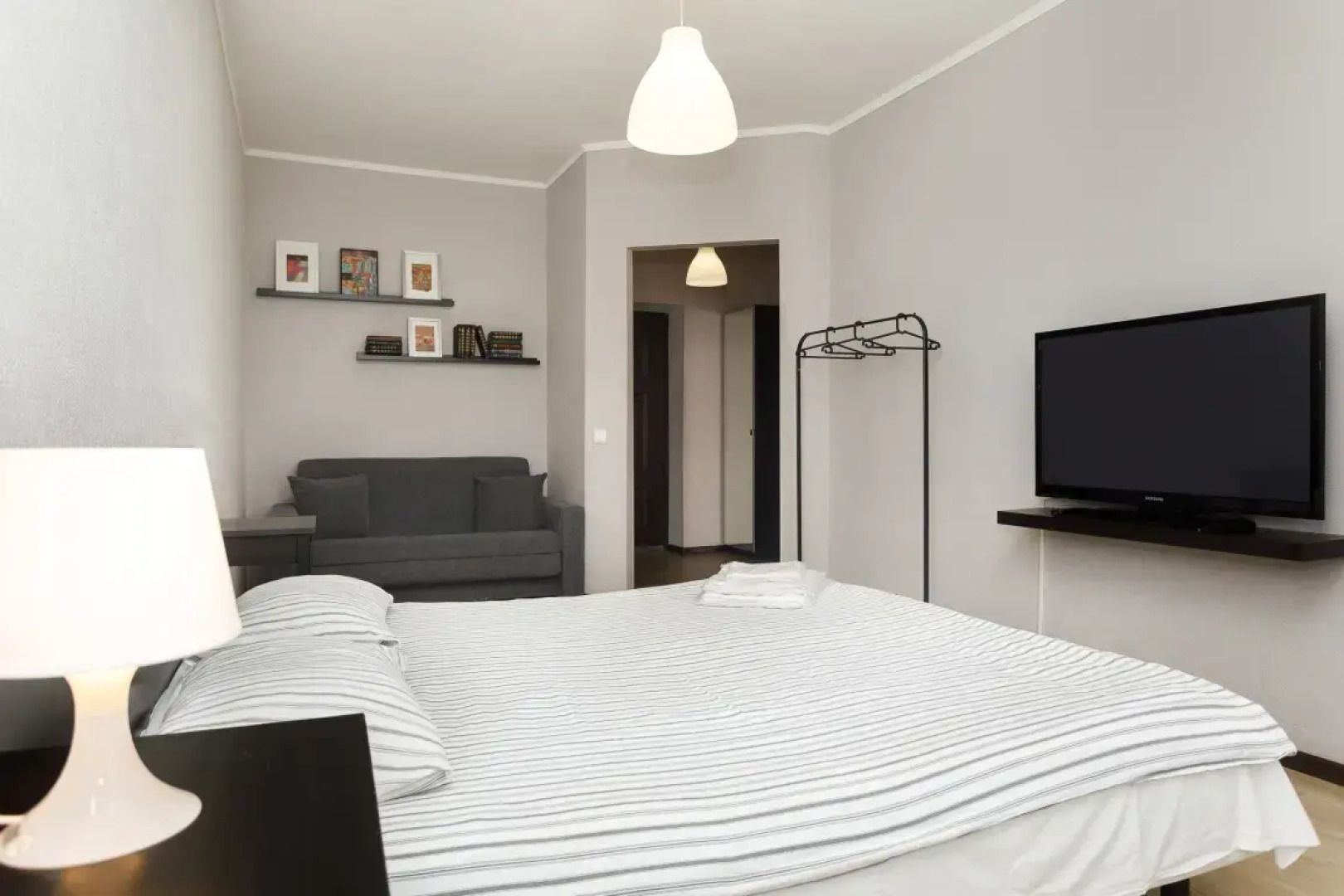 Квартира Монохром Гостиный Дворъ и Ко на Щорса 105