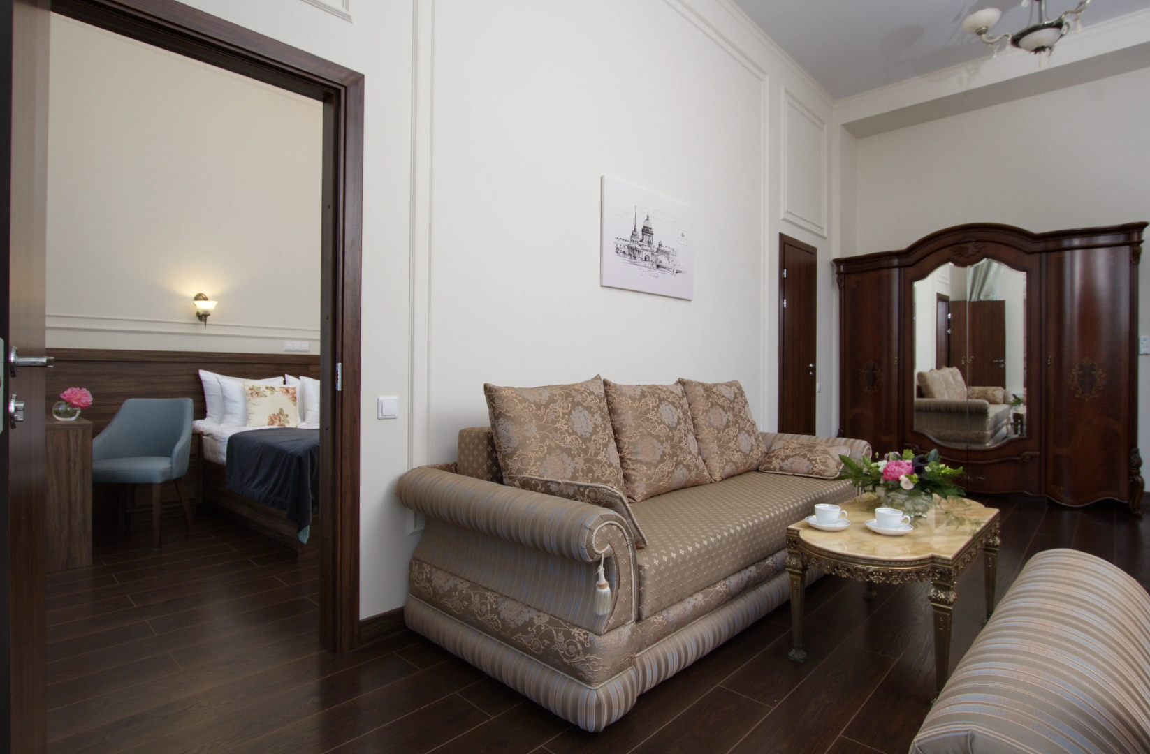 Отель Золотой век