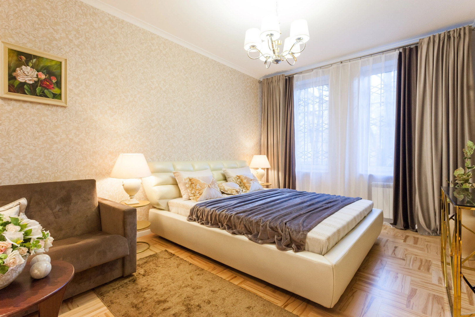 Апартаменты двухкомнатные экстра-люкс в центре