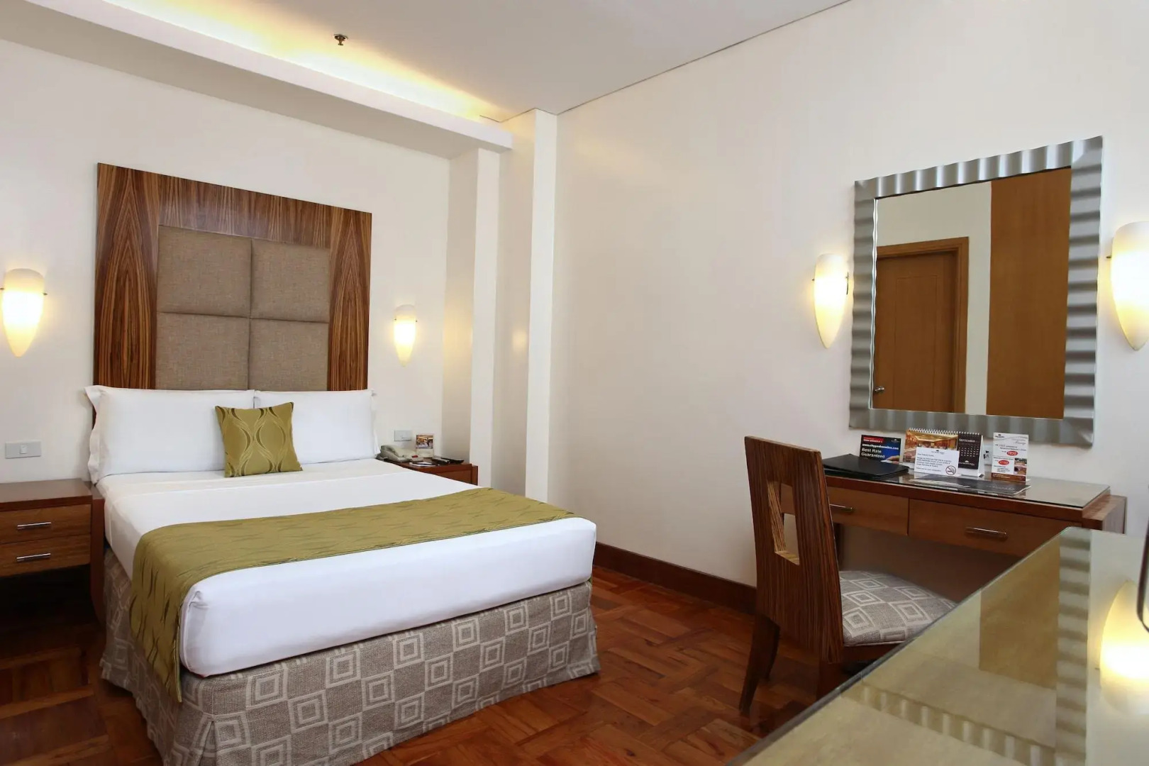 Отель City Garden Suites Manila
