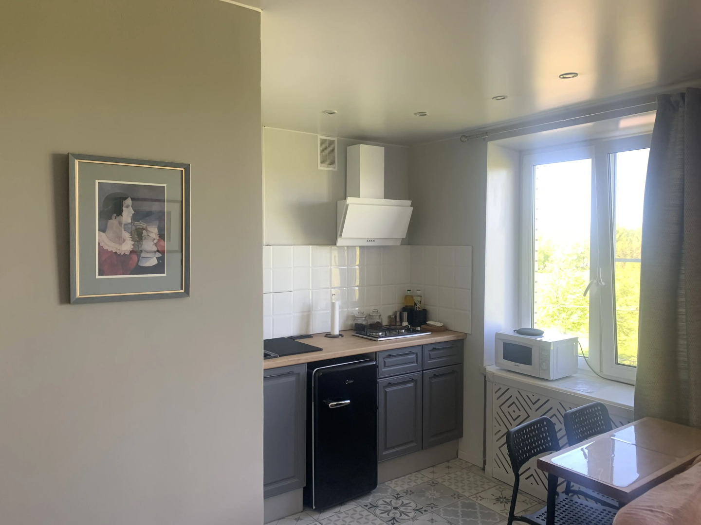 Апартаменты квартира с видом в центре Петергофа