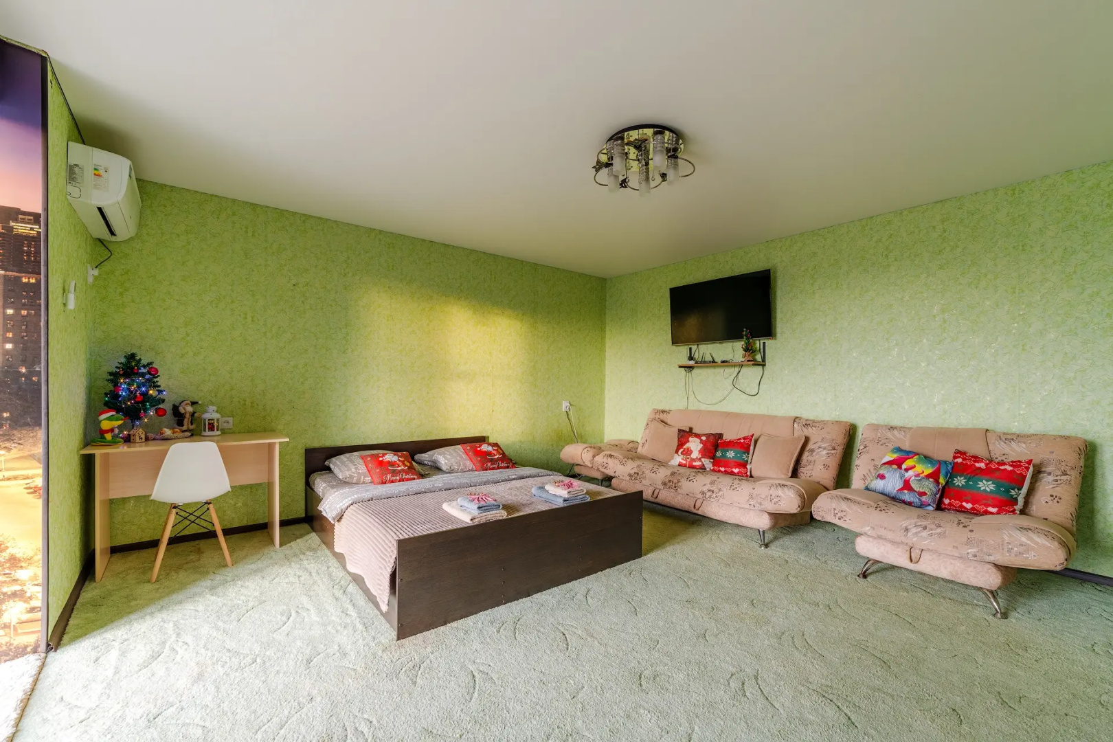 Квартира PrezentHaus на Чичканова 70б
