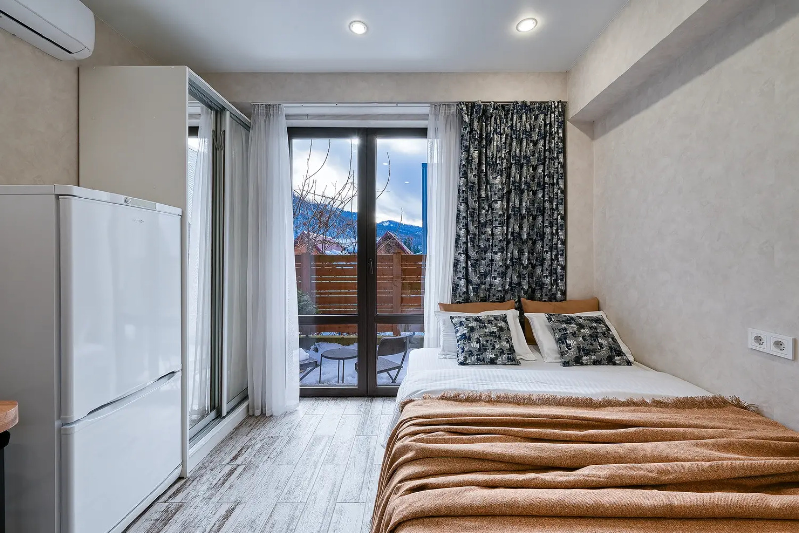 Квартира студия с террасой и видом на горы Я на море