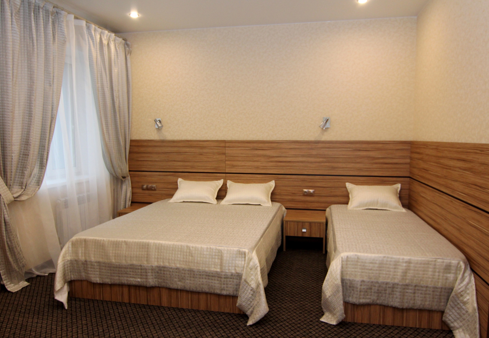 Отель Аврора