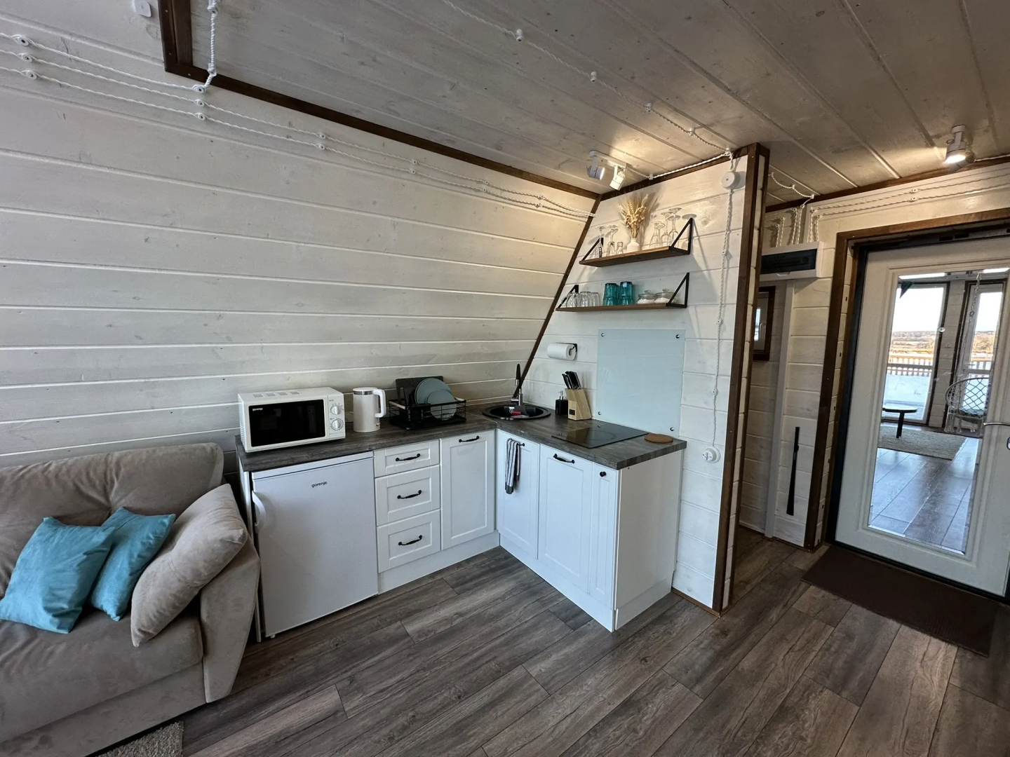 Частный дом Над Рекой с видом на Озеро