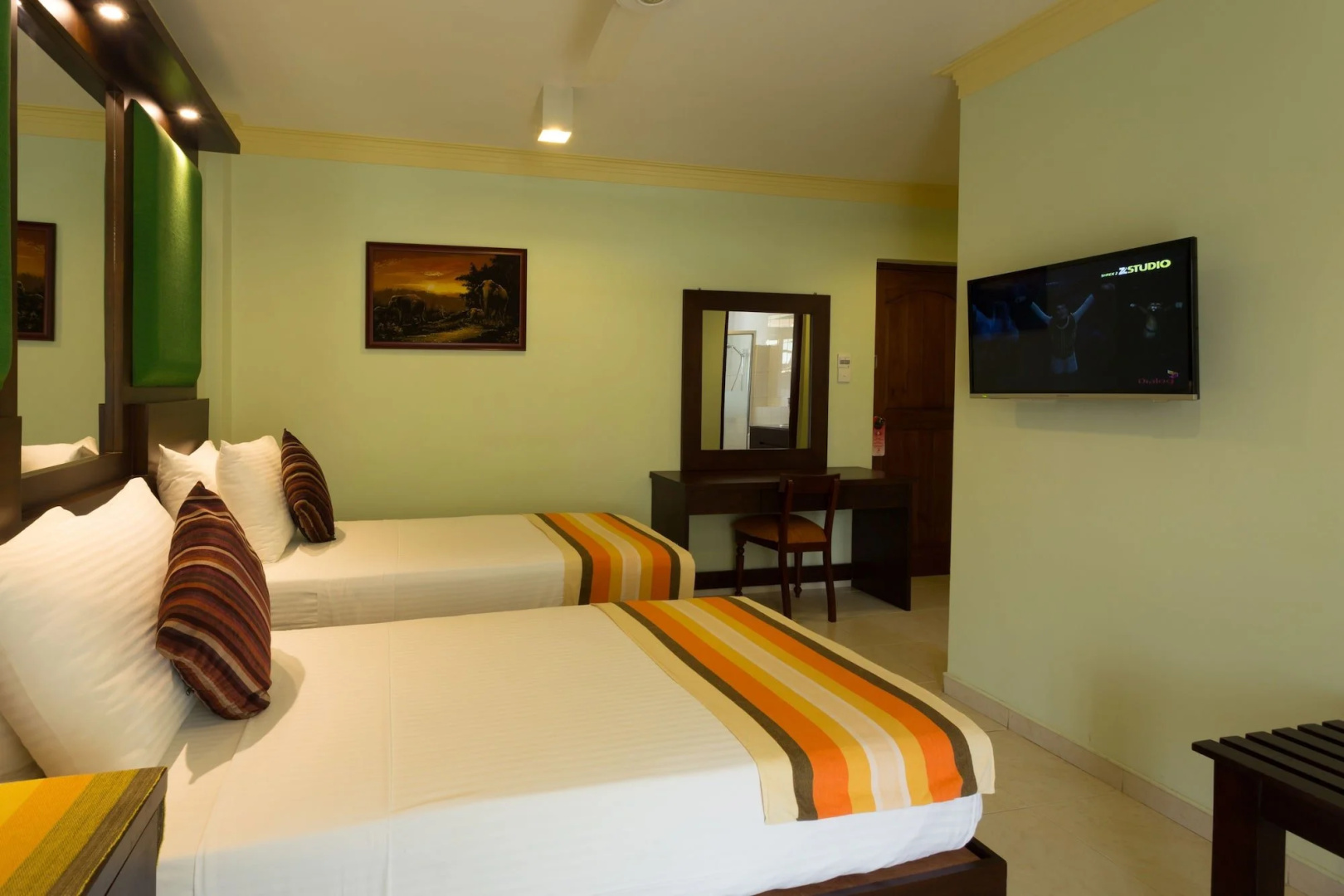 Отель Oak Ray Serene Garden Hotel