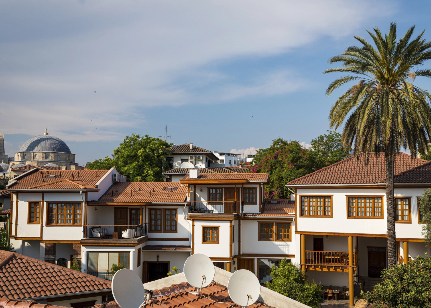 Отель WOO Town Suites