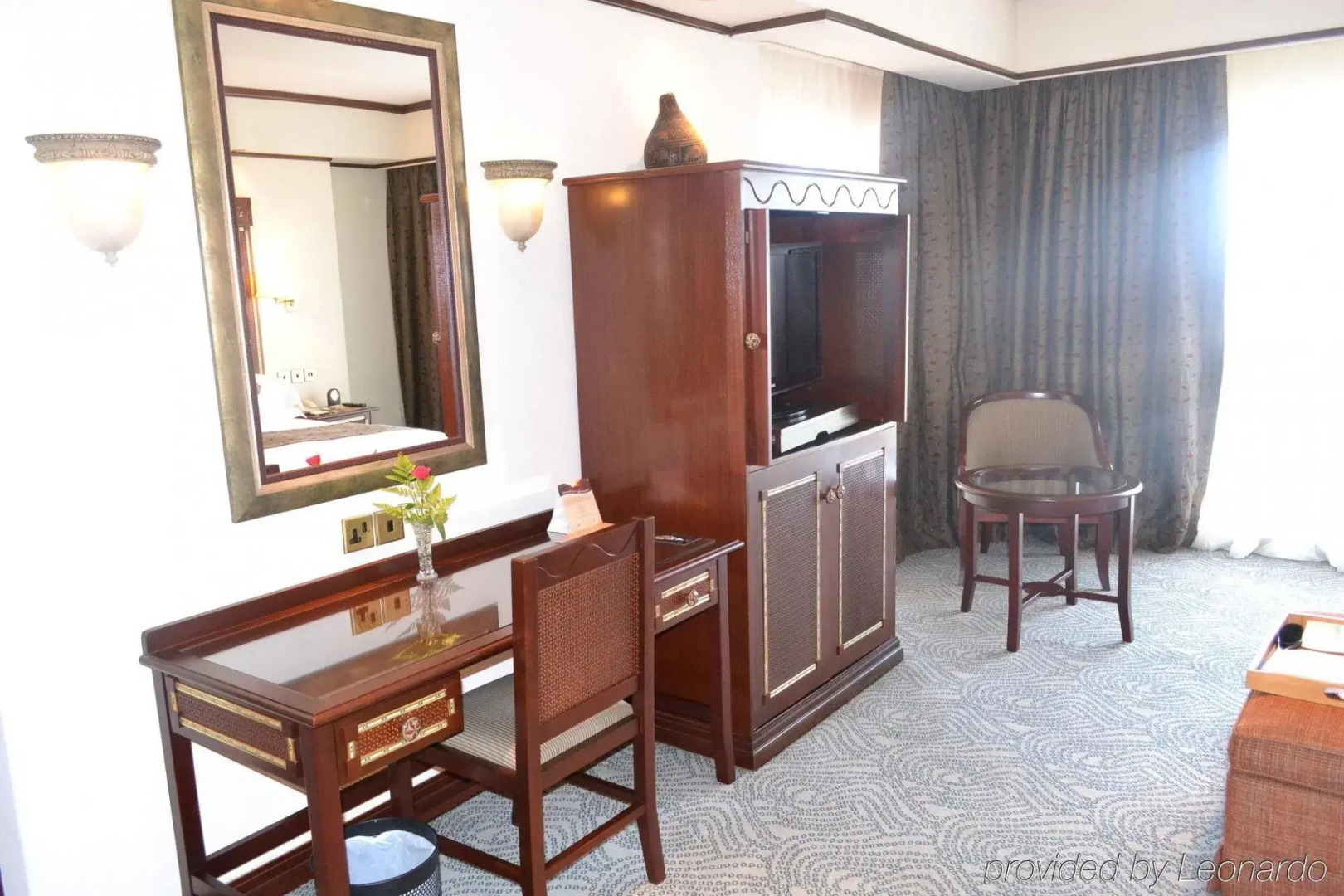 Отель Kampala Serena