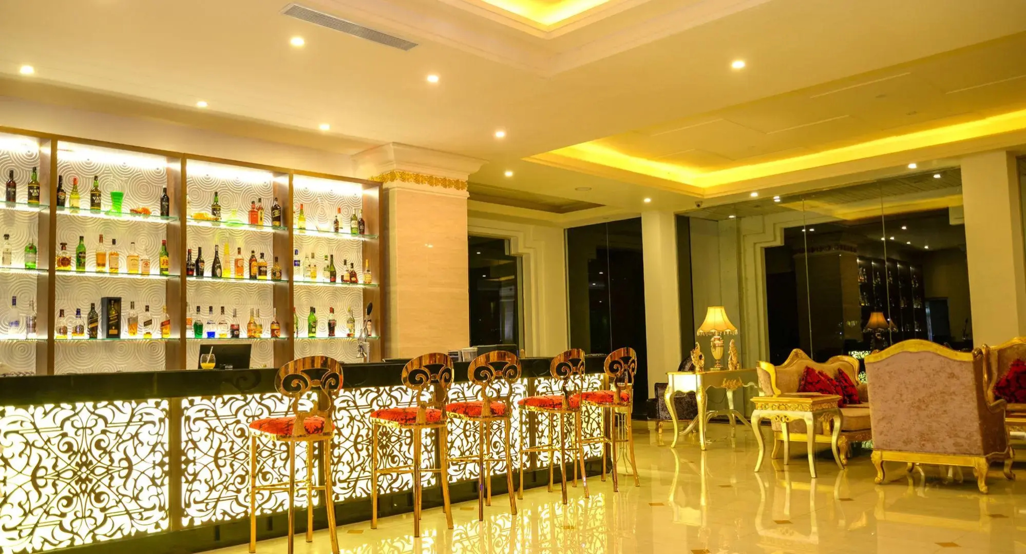 Отель The Grand Kandyan