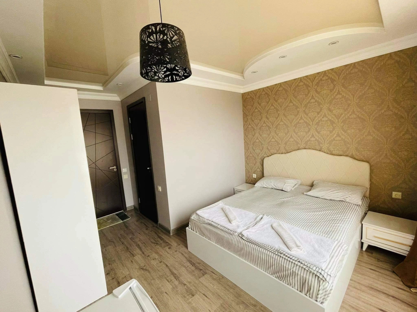 Отель Megobroba