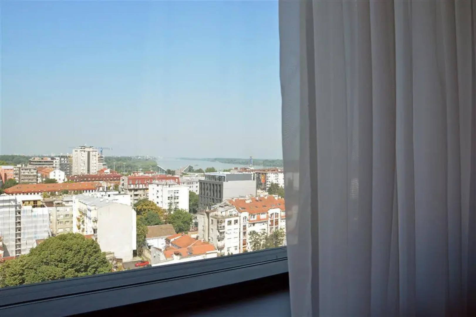 Отель Mona Plaza