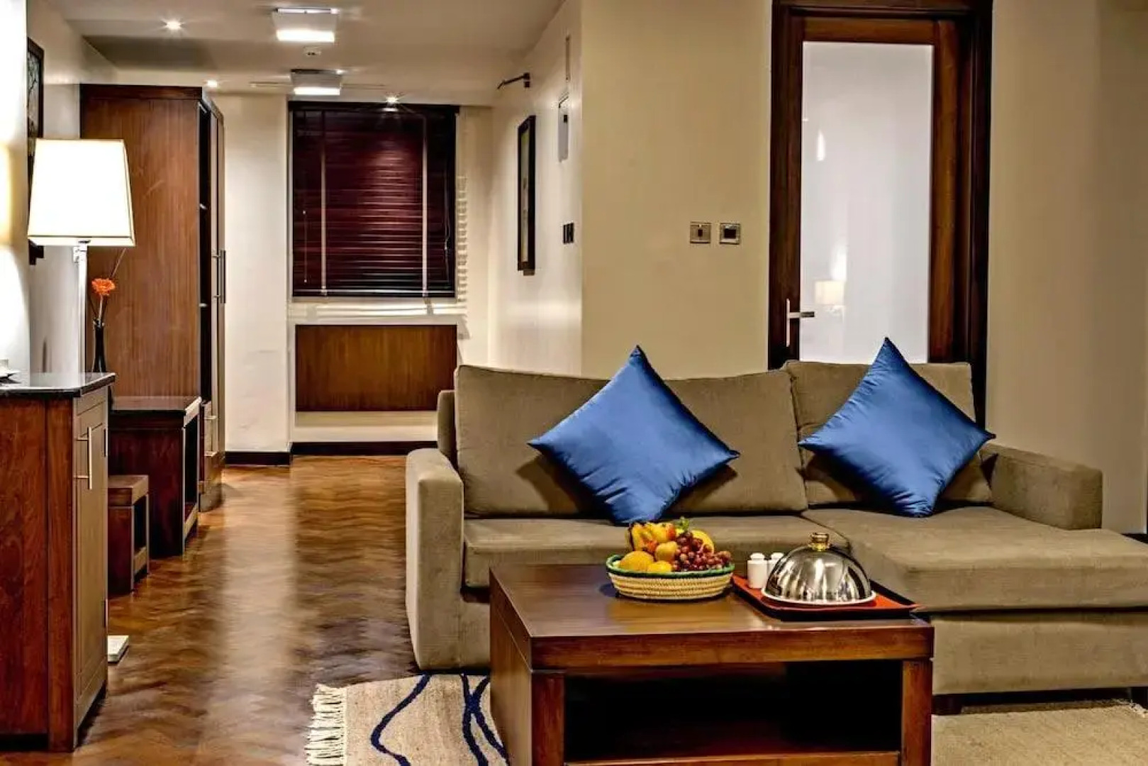 Magna Hotel and Suites