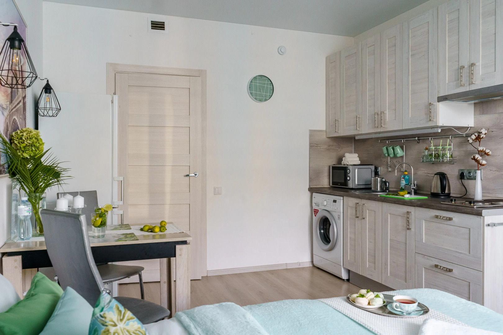 Апартаменты Voyage Lime Style на Парашютной 42/2