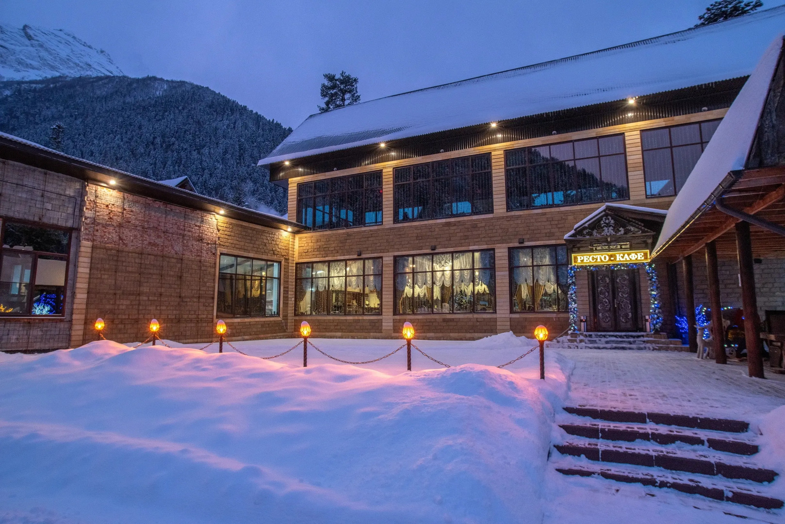 Отель Таурух