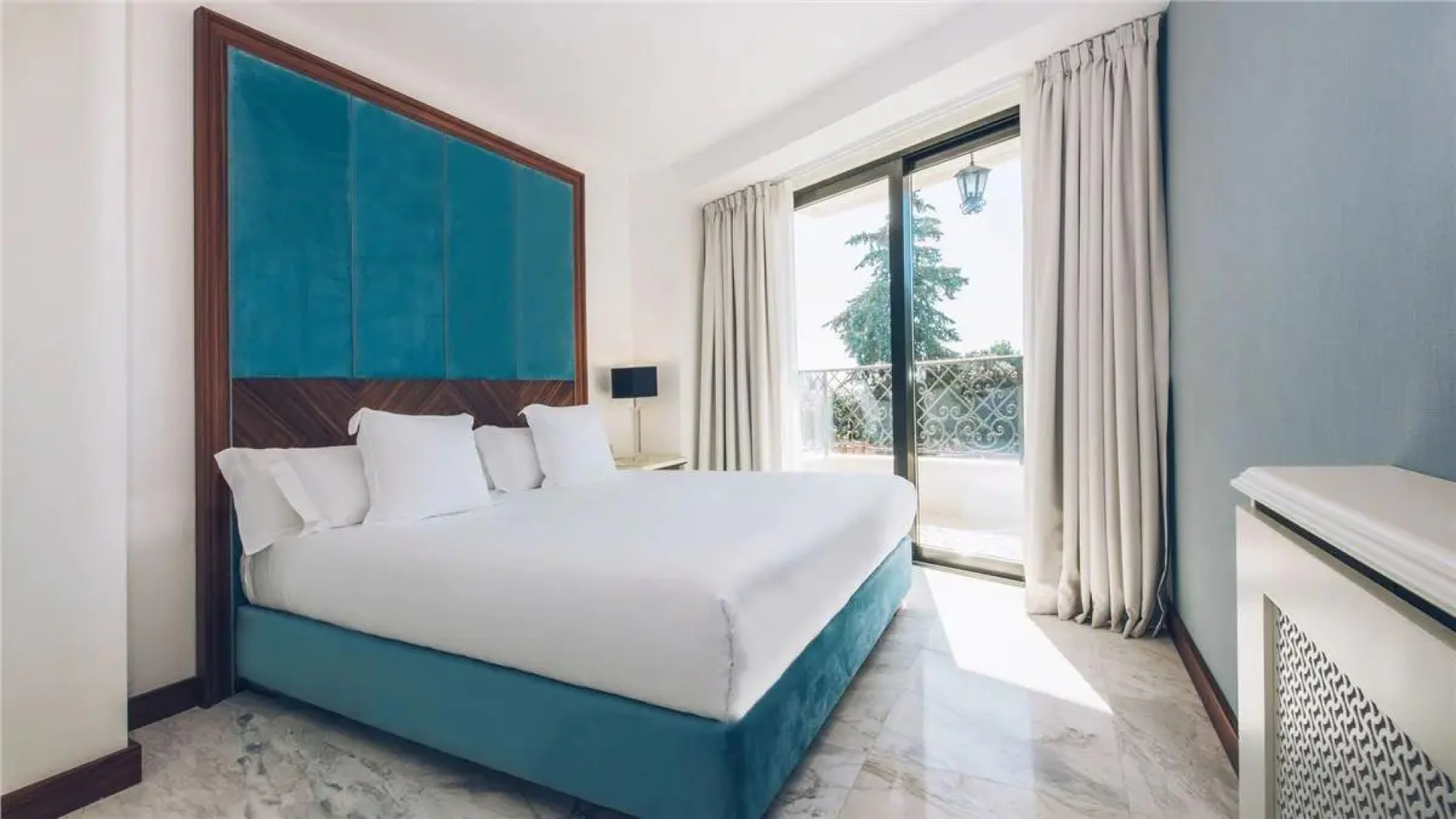 Отель Iberostar Slavija