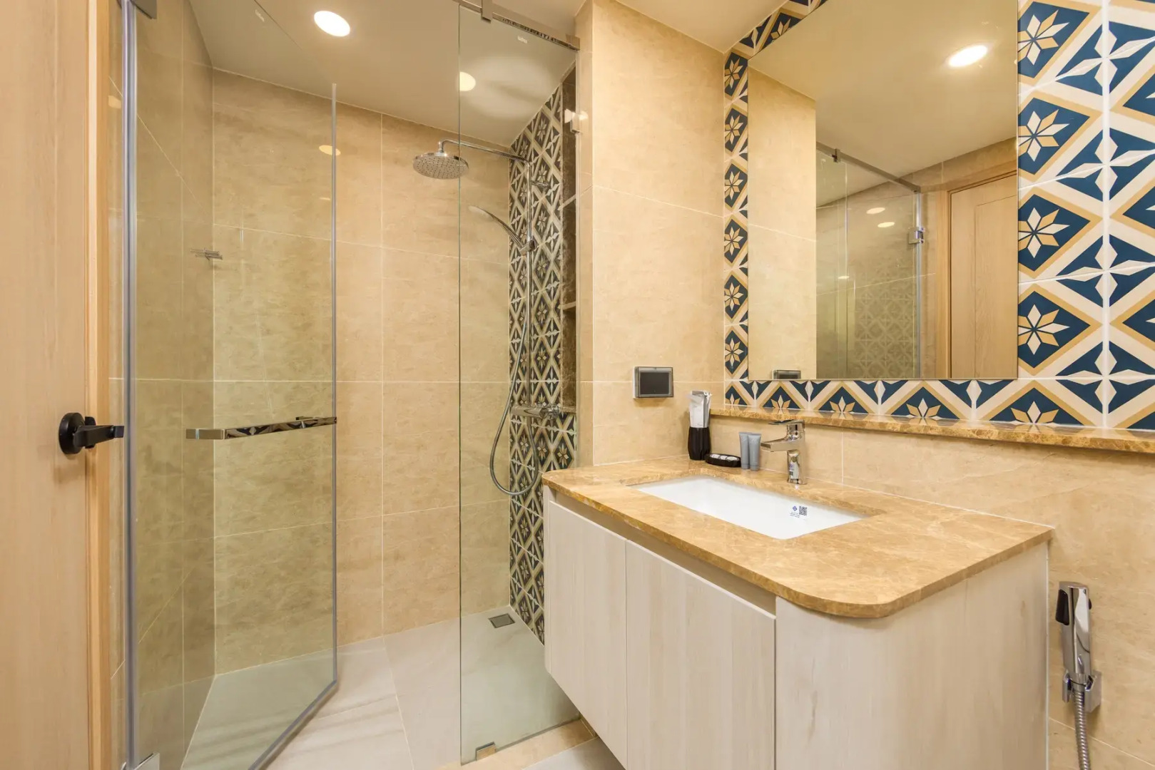 Apartment Ozone condo by TropicLook