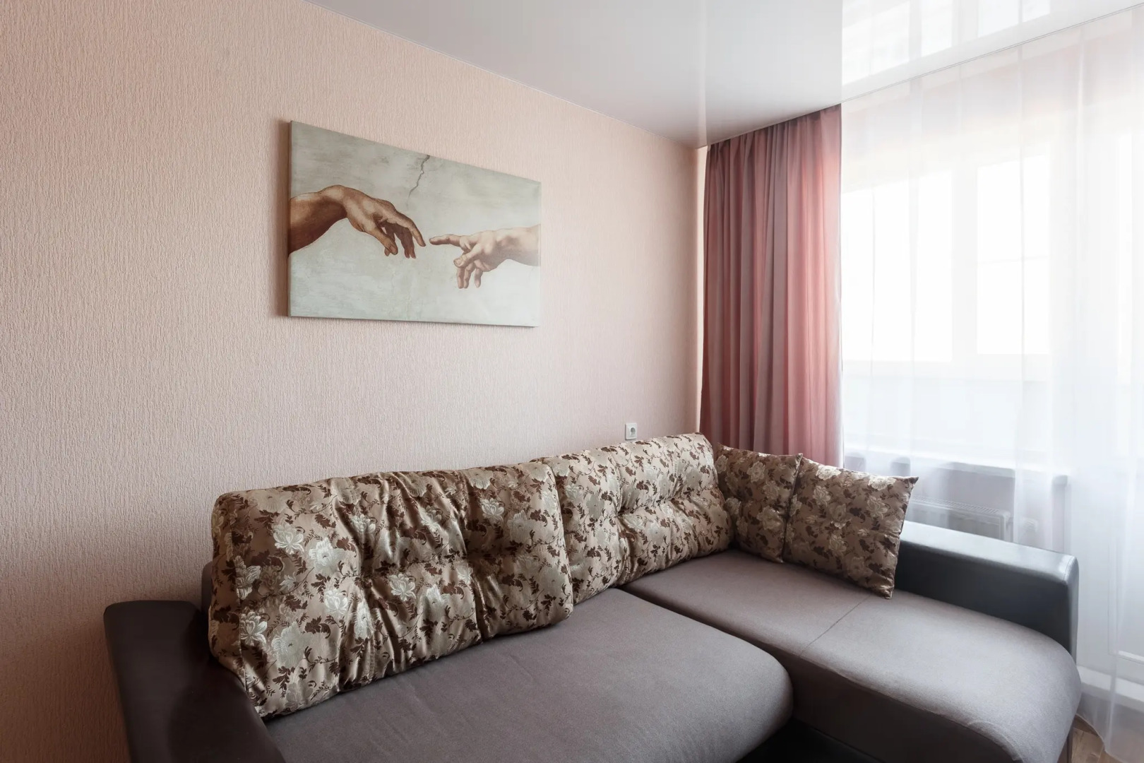 Апартаменты Живи Уютно у Ледового Дворца