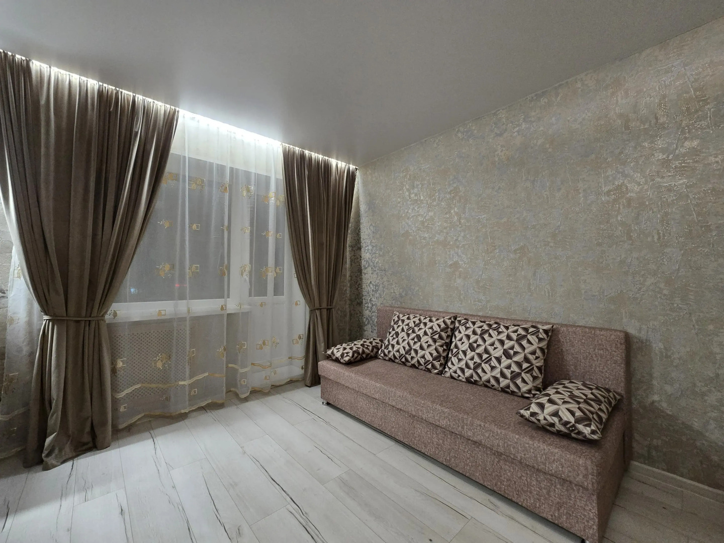 Квартира Красивая Студия в Стиле Hi Tech